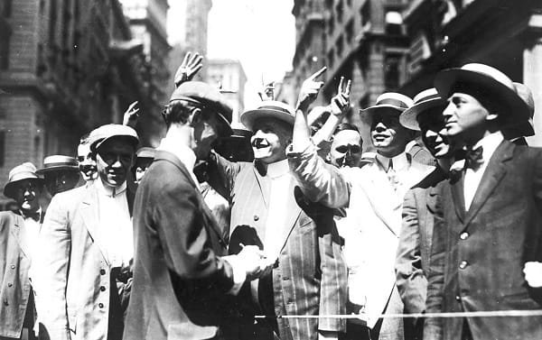 Lịch sử khủng hoảng tài chính toàn cầu và cơ hội đột phá 2 Lịch sử khủng hoảng tài chính toàn cầu và cơ hội đột phá